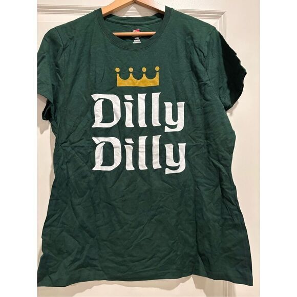 Dilly Dilly Bud Light Women's T-shirt size Large - Picture 1 of 2